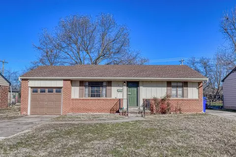 211 E Haddock St, Norman, OK 73069