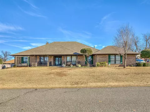 9520 Regal Ln, Oklahoma City, OK 73162