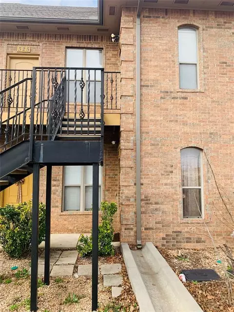 1812 Alameda St #316, Norman, OK 73071
