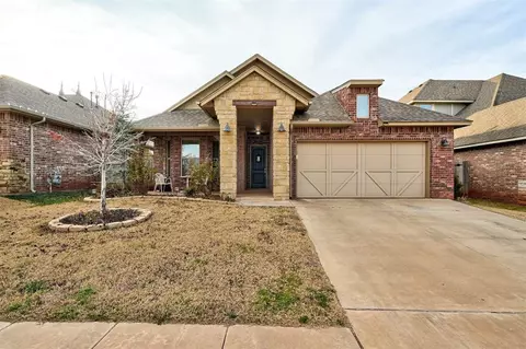 9028 NW 144th St, Yukon, OK 73099