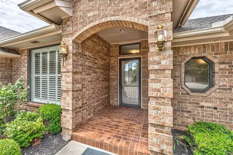 8325 NW 70th St, Oklahoma City, OK 73132