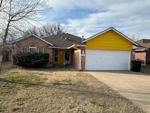 3709 Shannon Dr, Moore, OK 73160