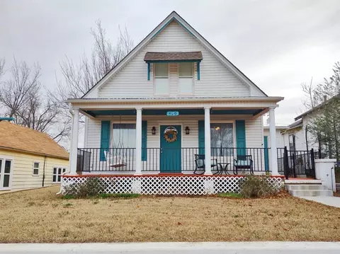 420 N 1st St, Guthrie, OK 73044