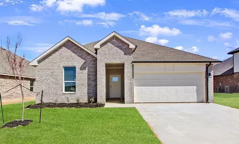 2604 Tracys Mnr, Yukon, OK 73099