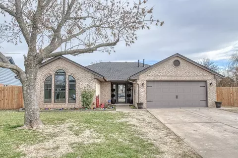 305 Ramsey Ct, Norman, OK 73072