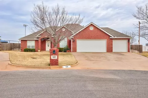 1281 Haley Cir, Noble, OK 73068