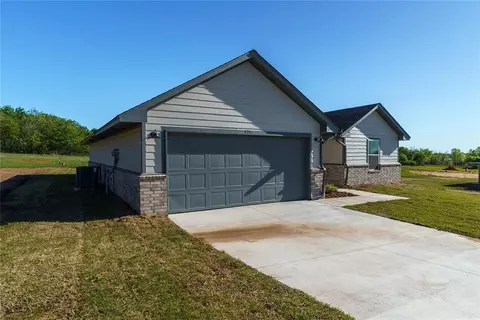 1916 Eli Ave, Tuttle, OK 73089 photo 3