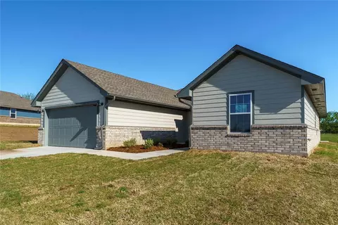 1916 Eli Ave, Tuttle, OK 73089 photo 2