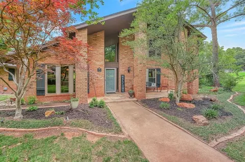 1 Pond Rdg, Clinton, OK 73601
