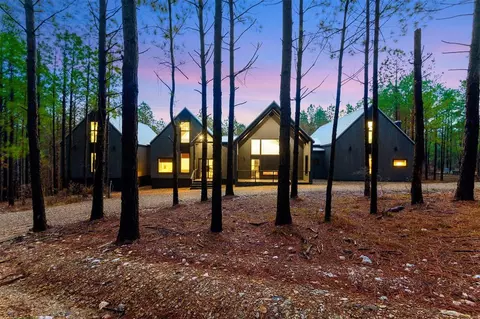 205 Hochadogwood Trl, Broken Bow, OK 74728