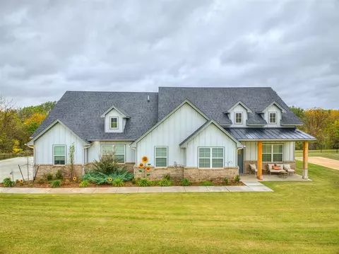 12101 Memory Ln, Edmond, OK 73025