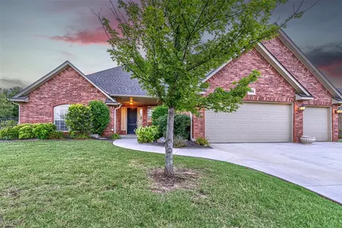 3000 Skye Ridge Dr, Norman, OK 73069