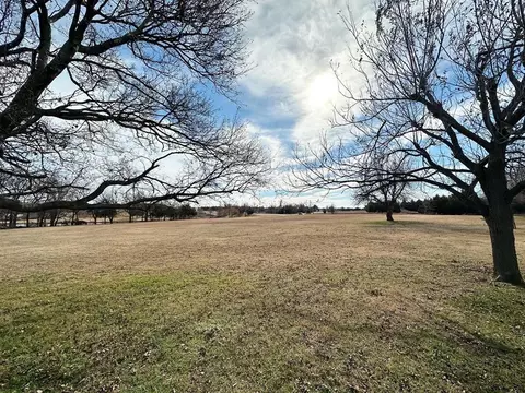 10331 NW Expressway Expy, Yukon, OK 73099