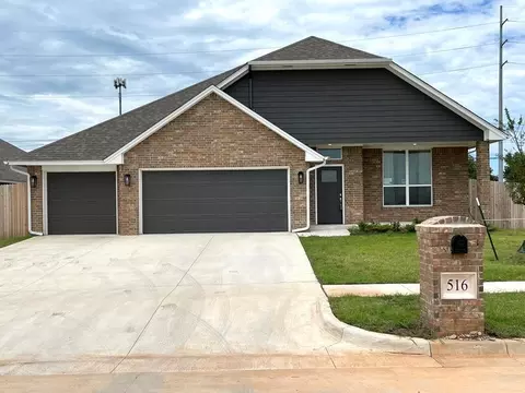 516 Summit Point Ln, Norman, OK 73071