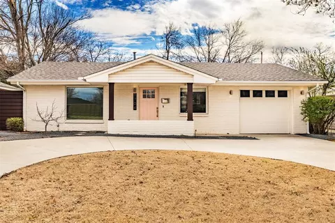 1704 Westchester Dr, The Village, OK 73120