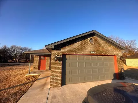 309 NW 14th St, Newcastle, OK 73065