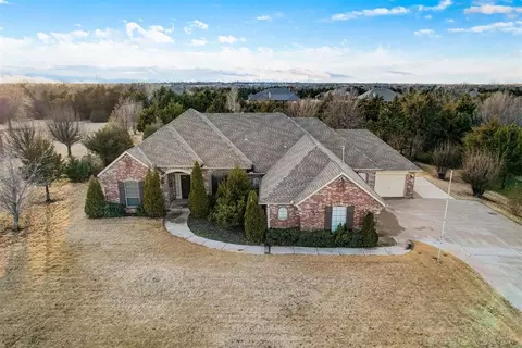 7181 Oakwood Creek Rd, Edmond, OK 73034
