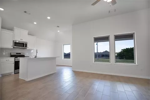 8741 Poppey Pl, Yukon, OK 73099