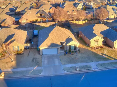 16320 Iron Ridge Rd, Edmond, OK 73013