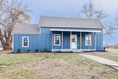 506 W Locust St, Tuttle, OK 73089