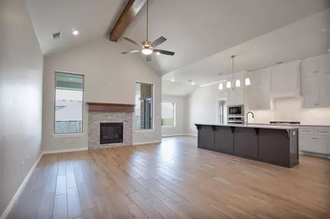 2808 Crossover Ct, Moore, OK 73160