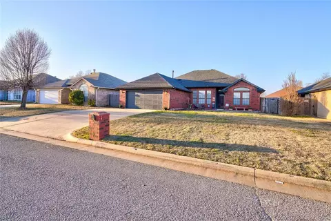 10117 Fairfax Ln, Yukon, OK 73099