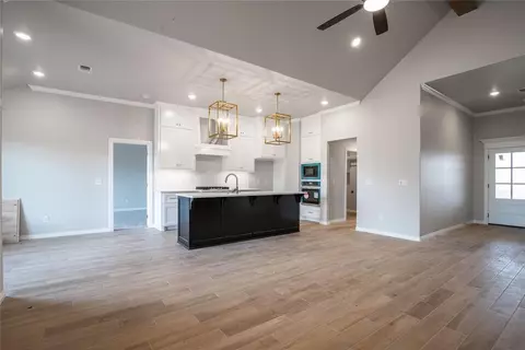 2904 Crossover Ct, Moore, OK 73160 photo 8