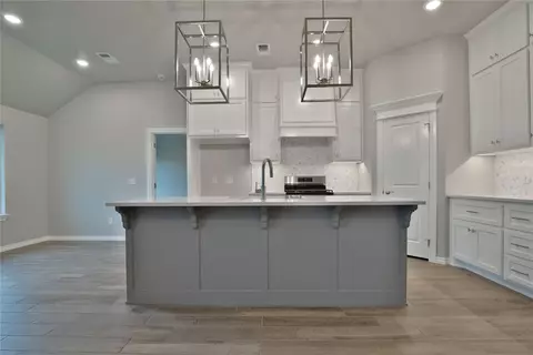 3304 Open Prairie Trl, Yukon, OK 73099