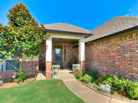 13149 Chinkapin Oak Pl, Choctaw, OK 73020