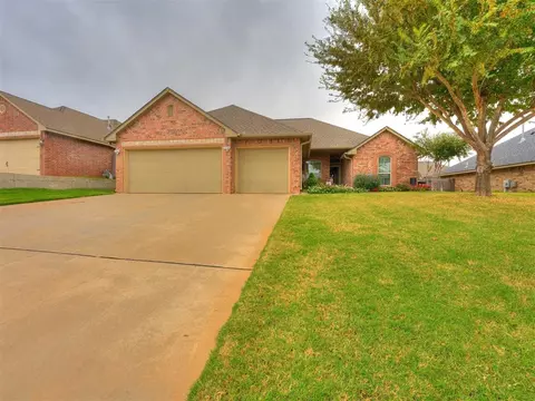 7025 Cherokee Lndg, Warr Acres, OK 73132
