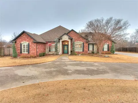 3613 Park Glenn Dr, Moore, OK 73160