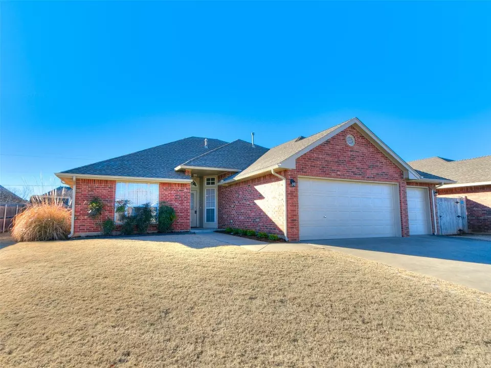 10924 NW 37th St, Yukon, OK 73099 35 Photos Movoto