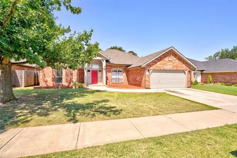 15701 Hyde Parke Dr, Edmond, OK 73013