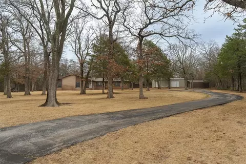 3915 Flora Dr, Norman, OK 73026