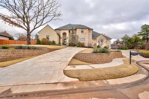 5008 Isle Bridge Ct, Edmond, OK 73034