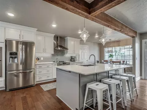 3113 Abbey Rd, The Village, OK 73120