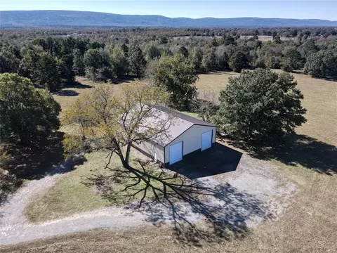 1615 County Rd, Talihina, OK 74571