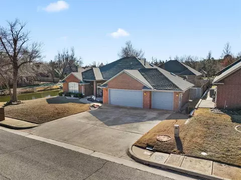 4012 Devon Dr, Edmond, OK 73034 photo 2