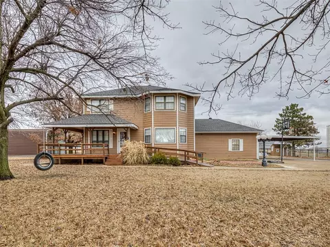 505 W Todd St, Calumet, OK 73014