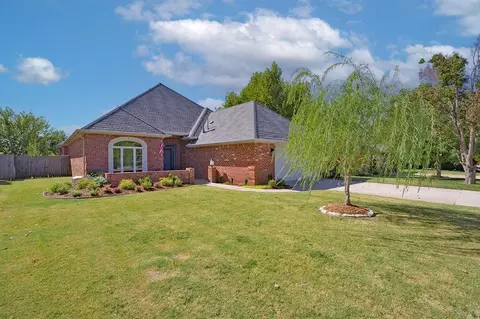 6313 Glenbrook Ct, Oklahoma City, OK 73118