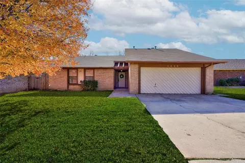 7420 Walnut Creek Dr, Oklahoma City, OK 73142