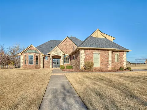 8321 Venezia Ln, Edmond, OK 73034