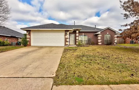 1113 Sparrow Hawk Dr, Norman, OK 73072