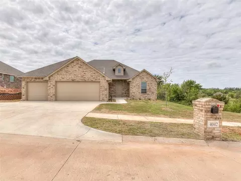 4042 Hart St, Tuttle, OK 73089