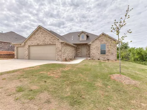 4042 Hart St, Tuttle, OK 73089 photo 2
