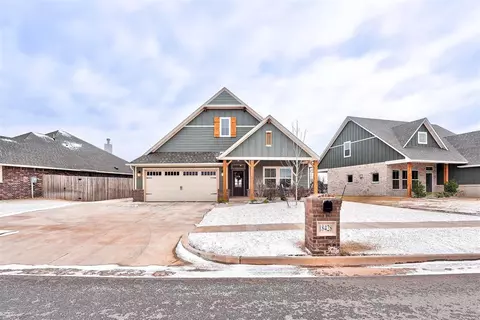 18428 Autumn Grove Dr, Edmond, OK 73012