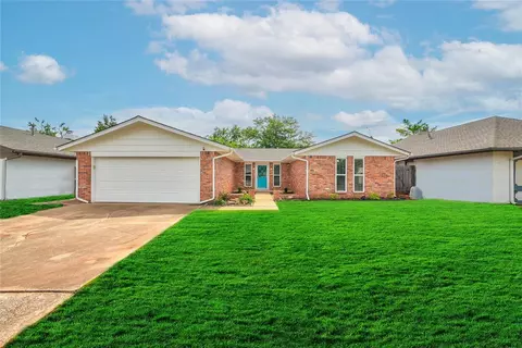3912 Whispering Heights Dr, Edmond, OK 73013
