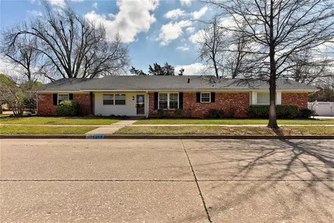 3112 Meadow Ln, Edmond, OK 73013