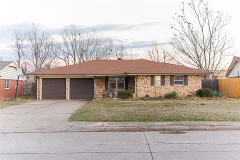 3208 Shadybrook Dr, Midwest City, OK 73110