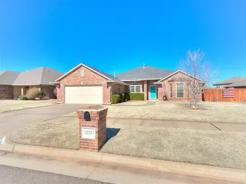 11217 NW 104th St, Yukon, OK 73099